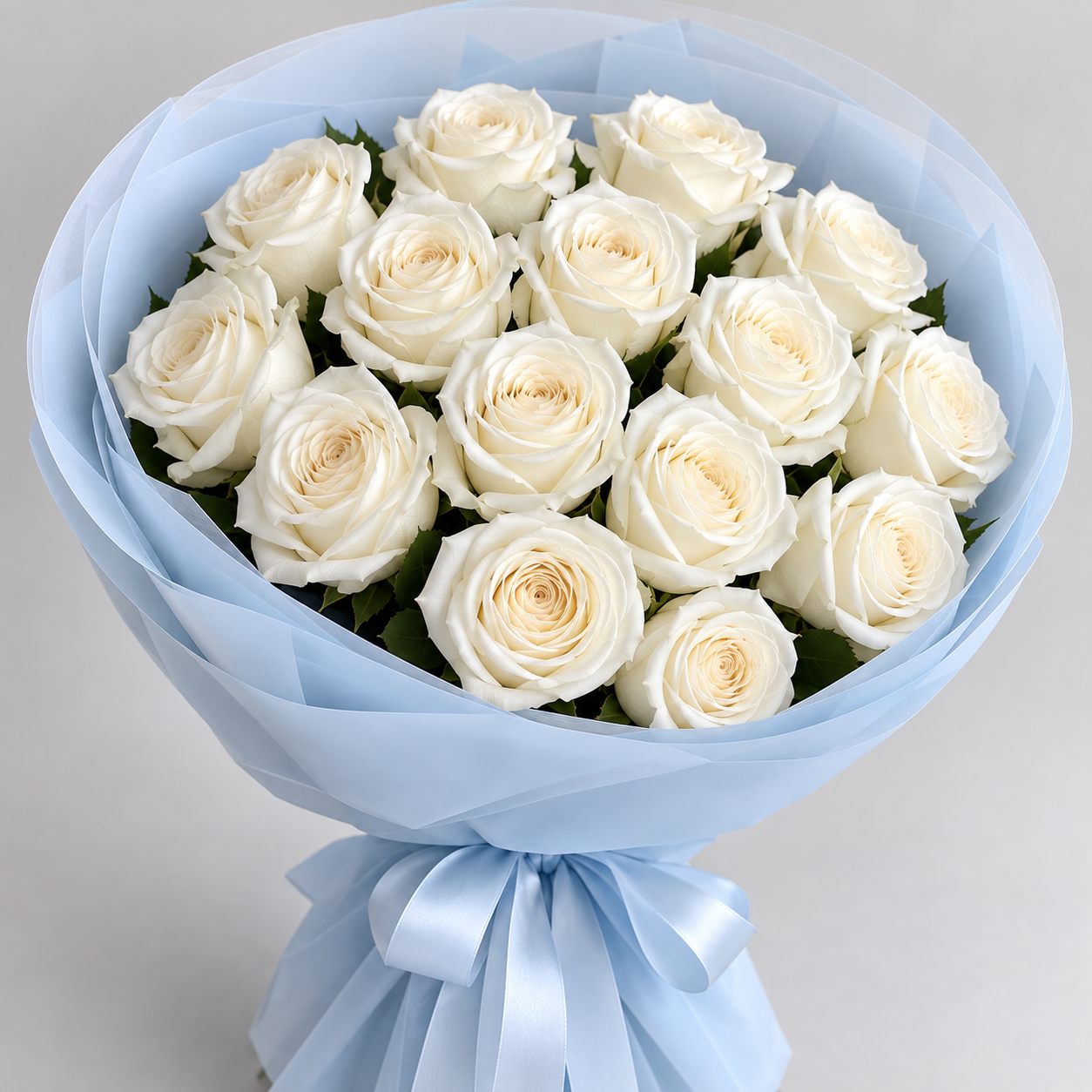 15 White Playa Blanca Roses